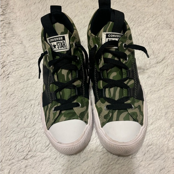 Kids size 3 camo, high top converses - Picture 5 of 6